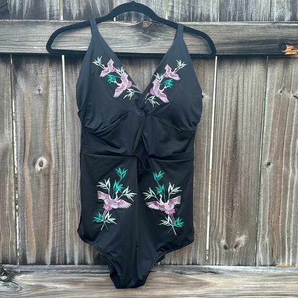 City Chic ‘Phoenix’ one piece swimsuit, size 16 - Picture 2 of 6